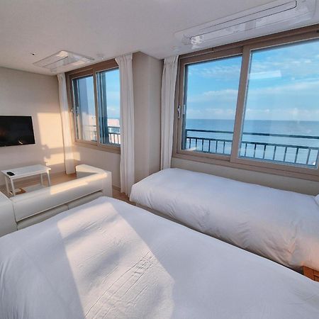 The First Ocean Songjeong Hotel Puszan Kültér fotó