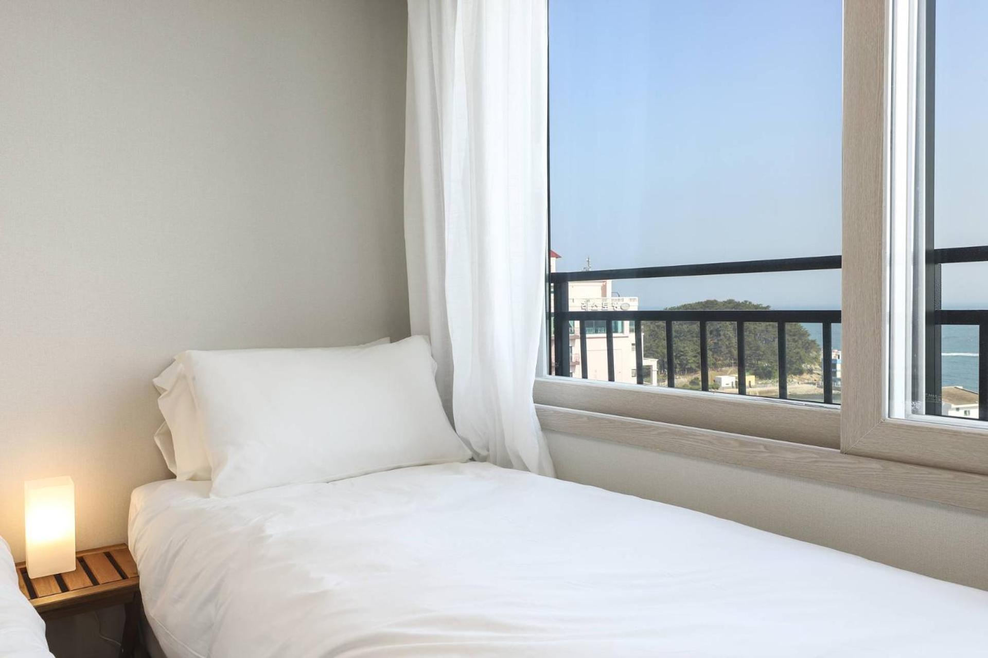 The First Ocean Songjeong Hotel Puszan Kültér fotó