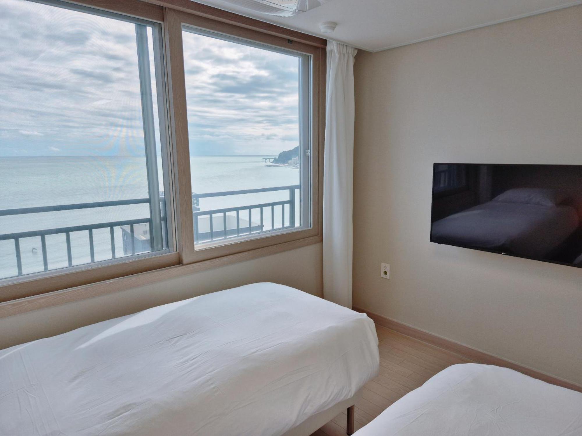 The First Ocean Songjeong Hotel Puszan Kültér fotó