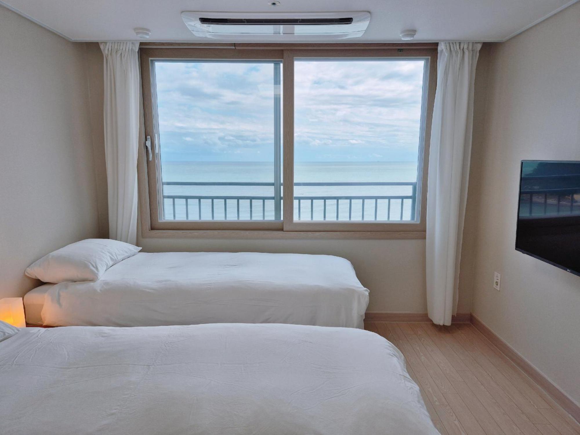 The First Ocean Songjeong Hotel Puszan Kültér fotó