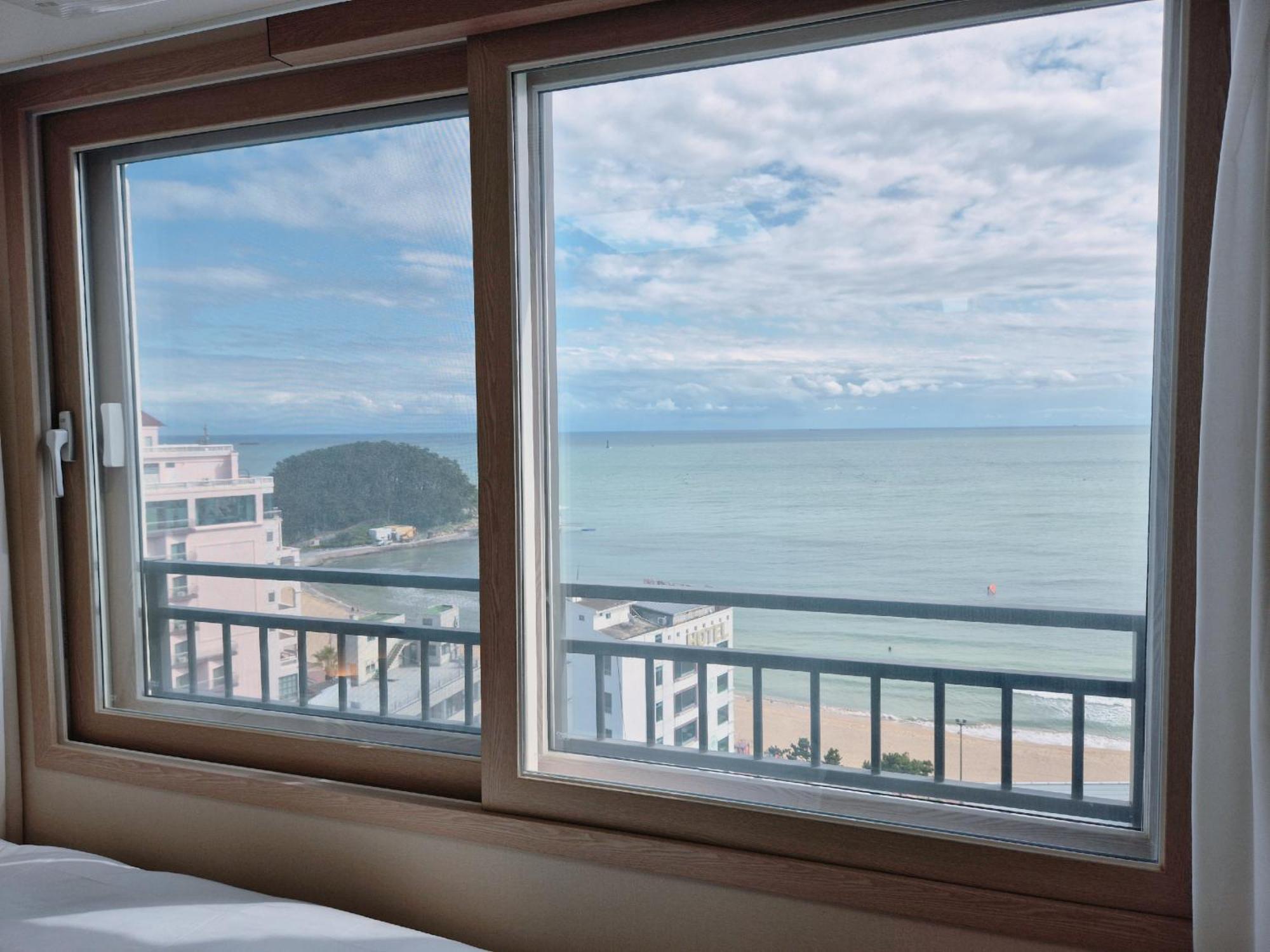 The First Ocean Songjeong Hotel Puszan Kültér fotó