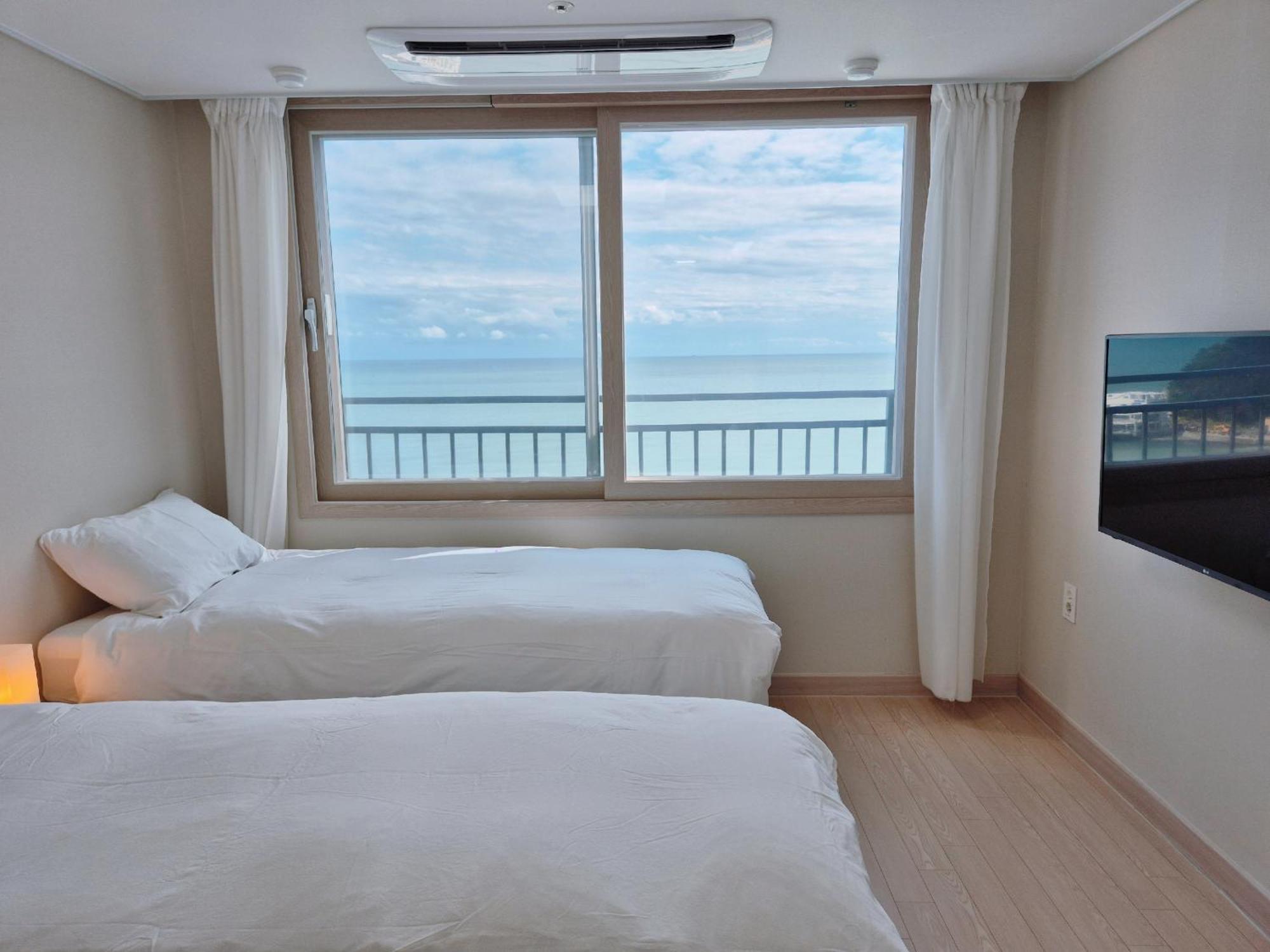 The First Ocean Songjeong Hotel Puszan Kültér fotó