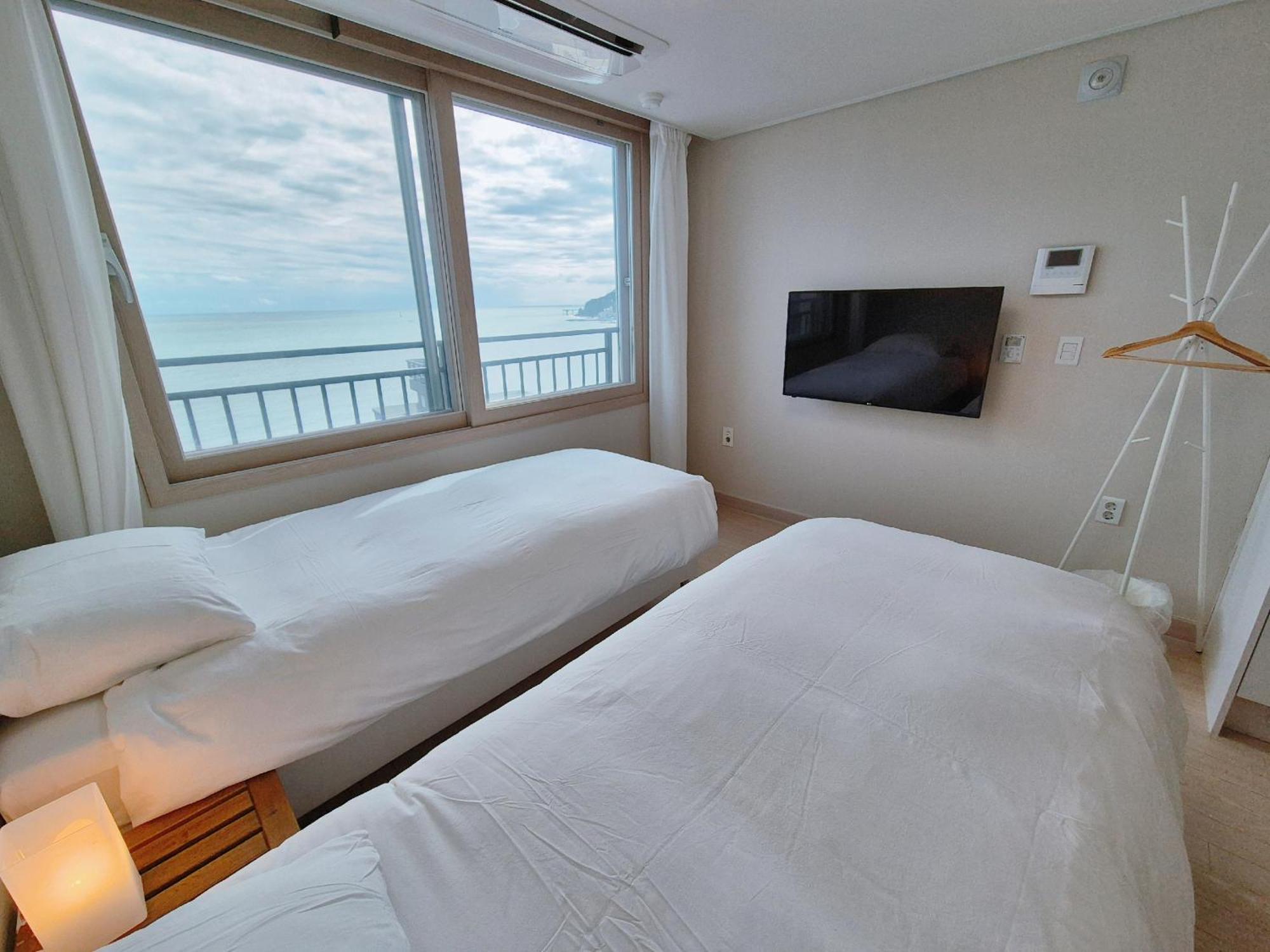 The First Ocean Songjeong Hotel Puszan Kültér fotó