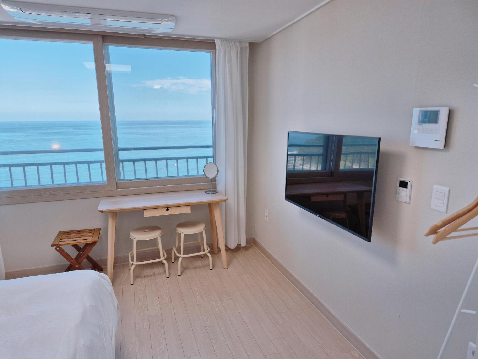 The First Ocean Songjeong Hotel Puszan Kültér fotó