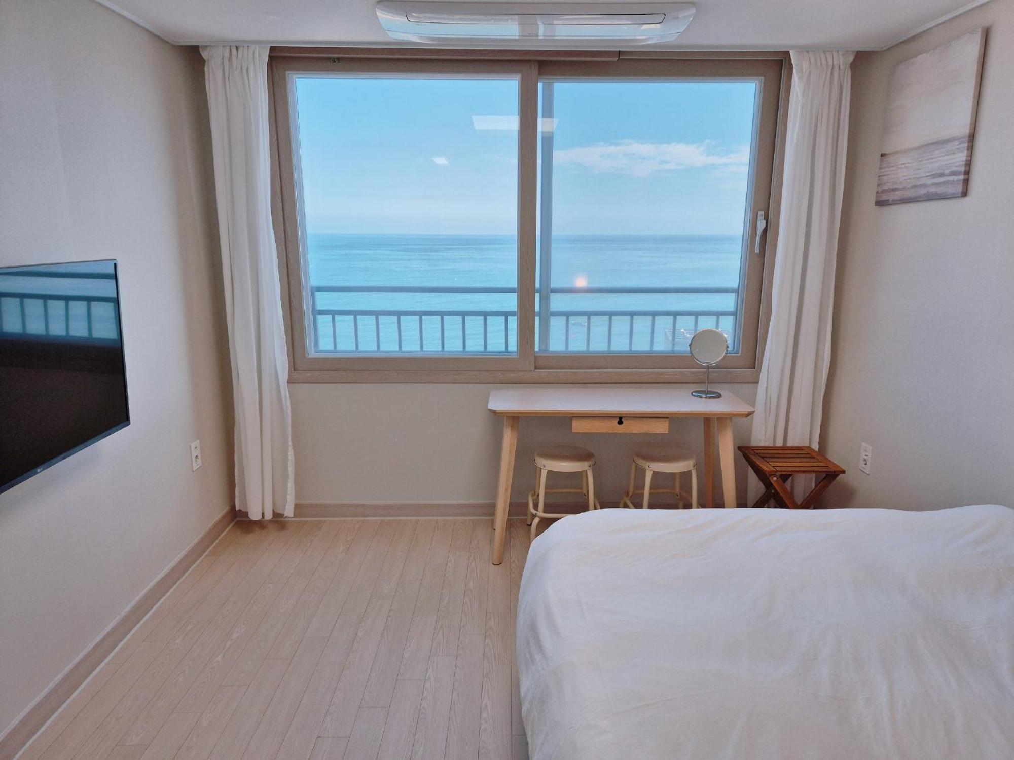The First Ocean Songjeong Hotel Puszan Kültér fotó