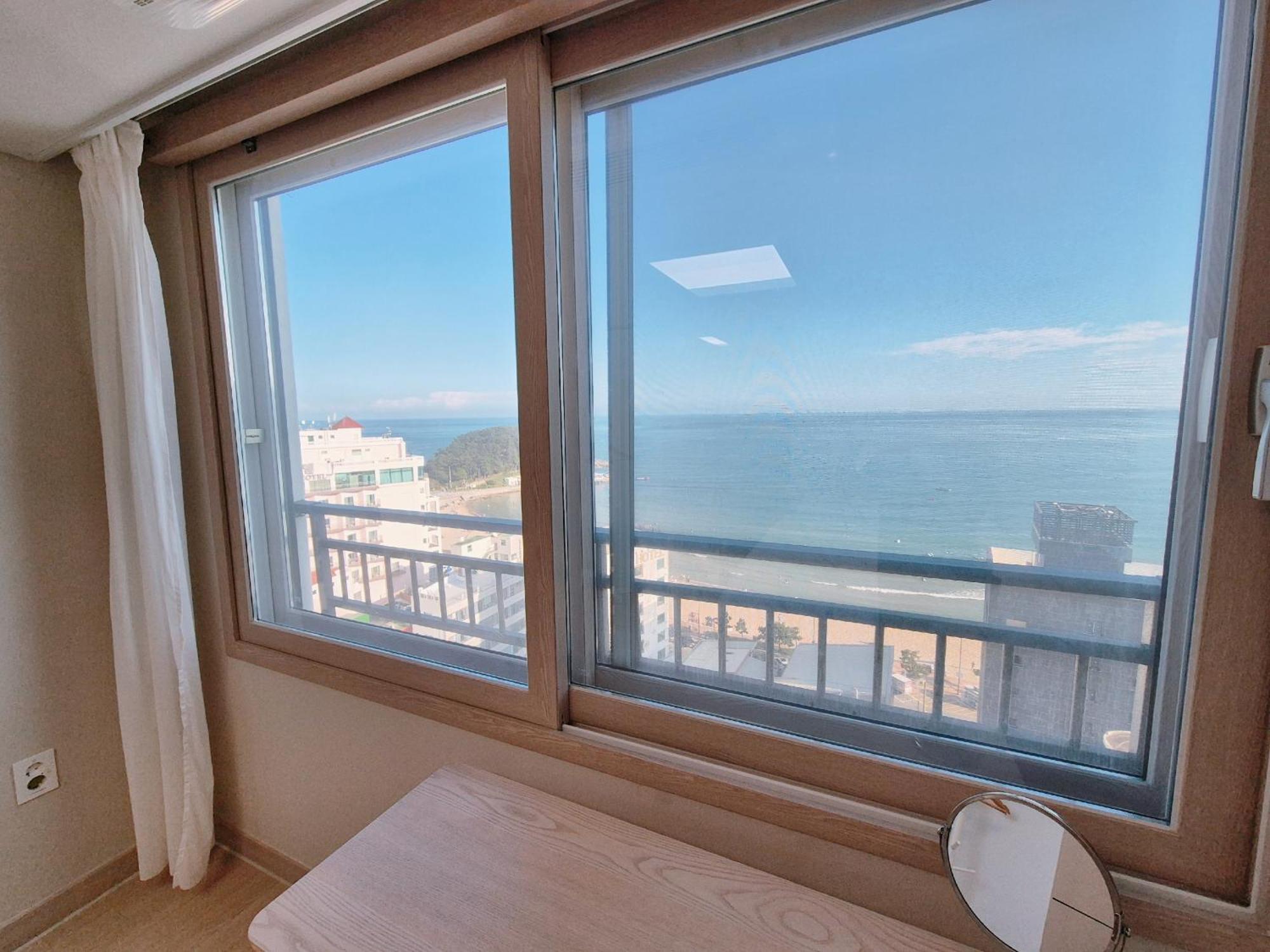 The First Ocean Songjeong Hotel Puszan Kültér fotó