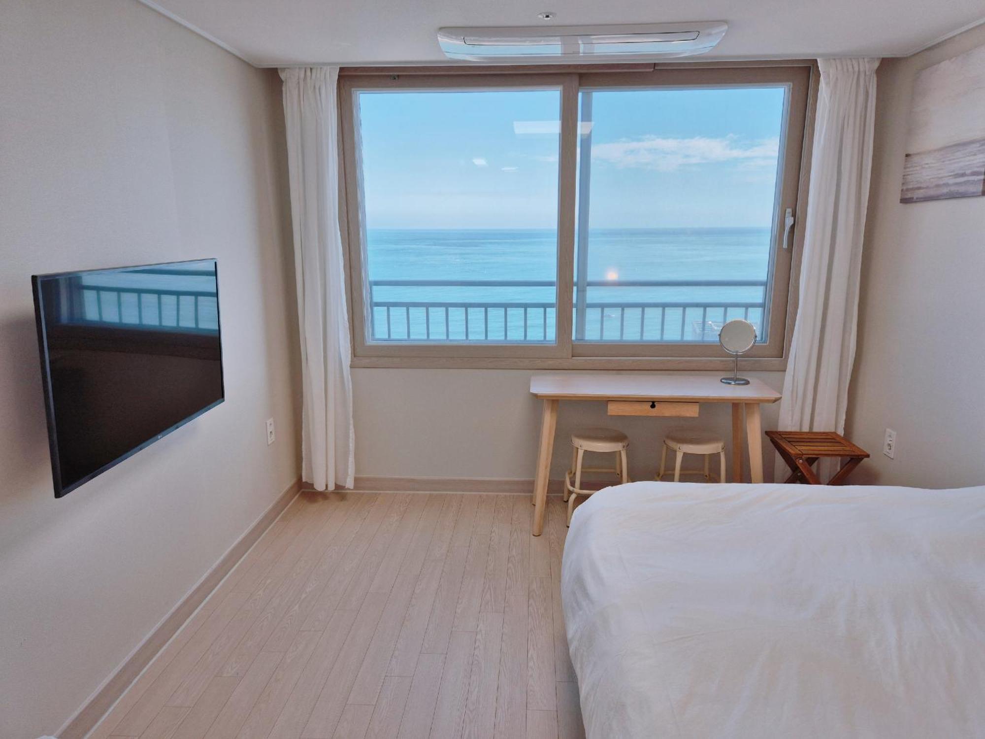 The First Ocean Songjeong Hotel Puszan Kültér fotó