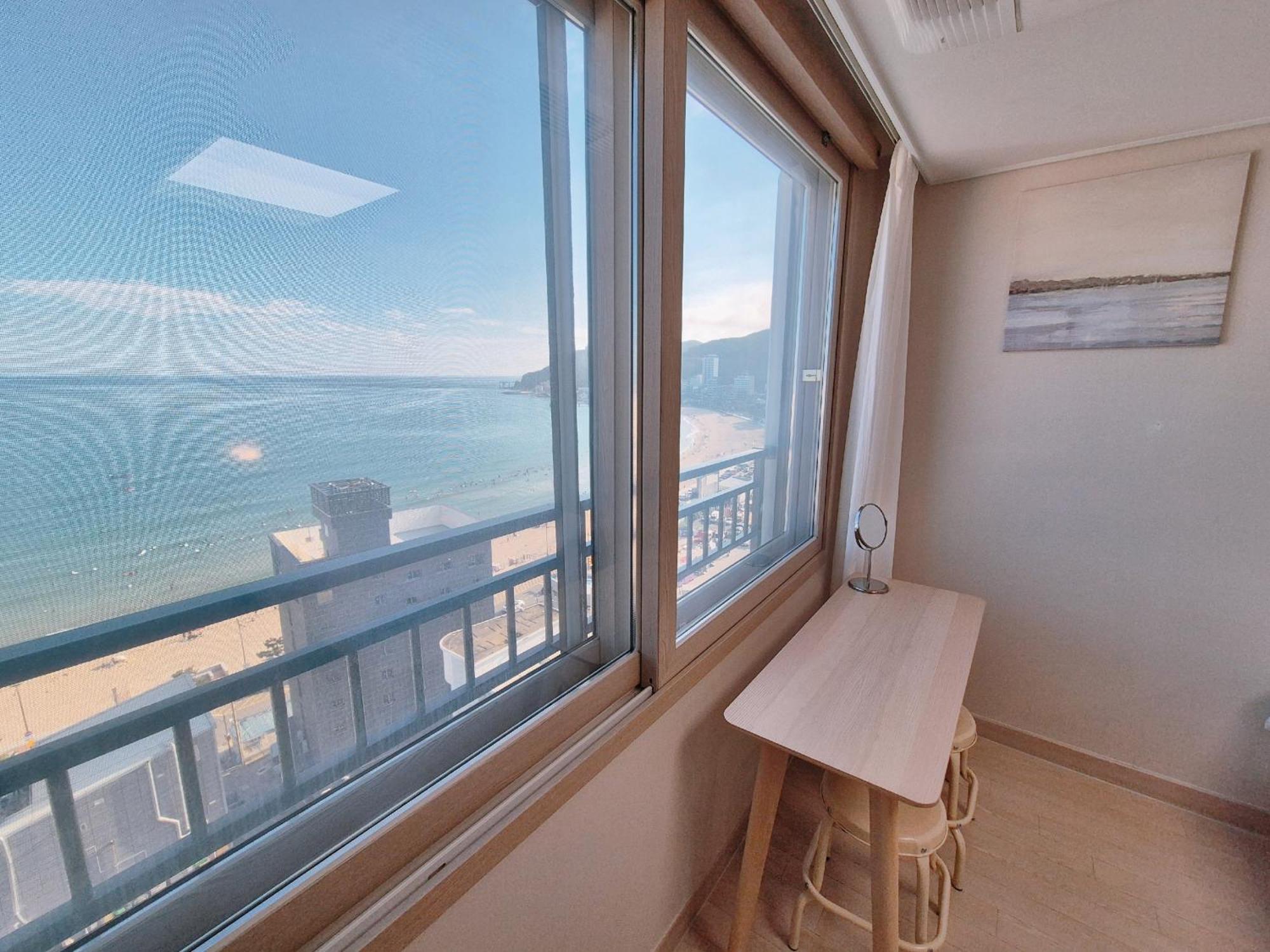 The First Ocean Songjeong Hotel Puszan Kültér fotó