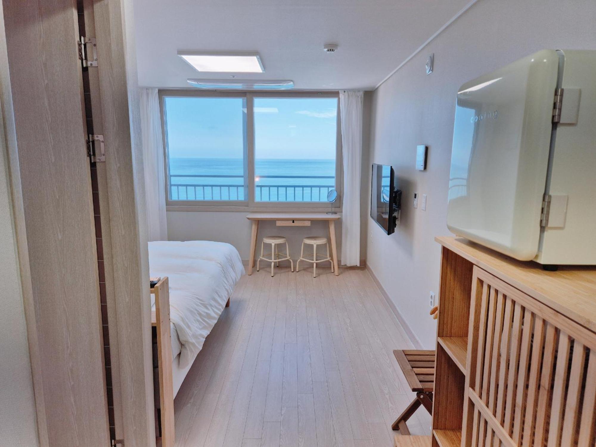 The First Ocean Songjeong Hotel Puszan Kültér fotó