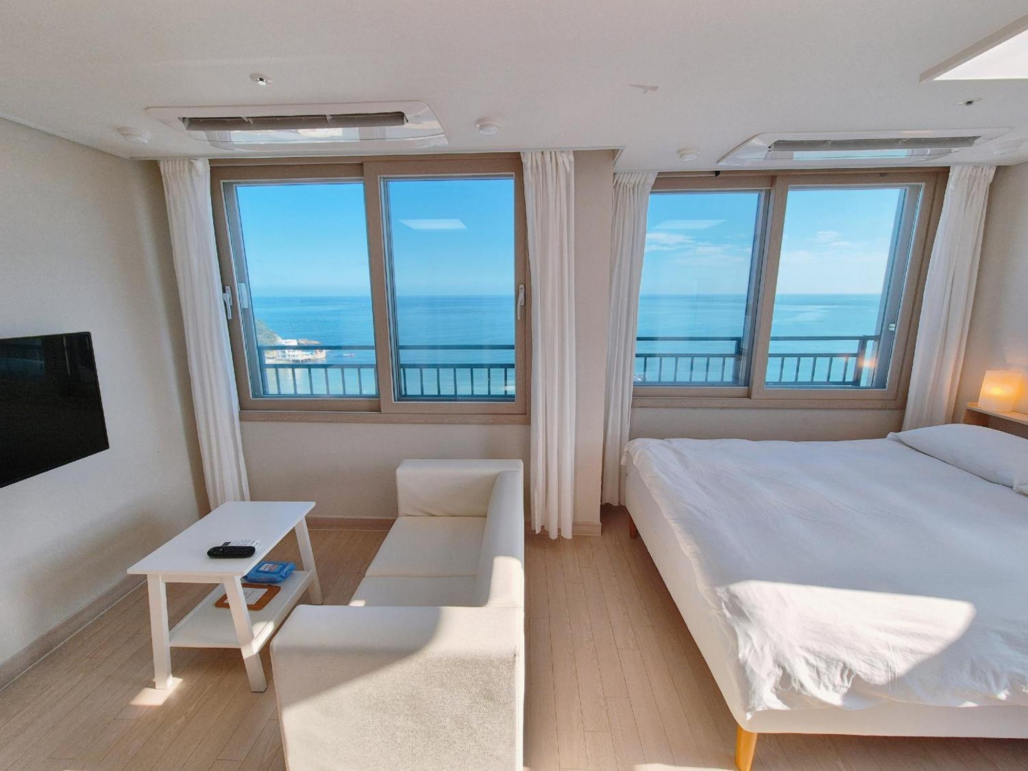 The First Ocean Songjeong Hotel Puszan Kültér fotó