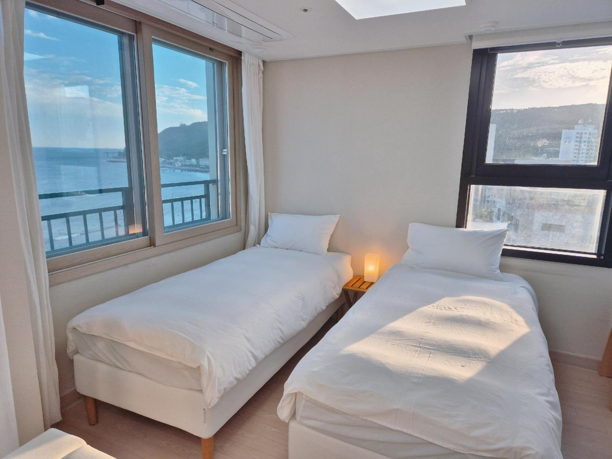 The First Ocean Songjeong Hotel Puszan Kültér fotó
