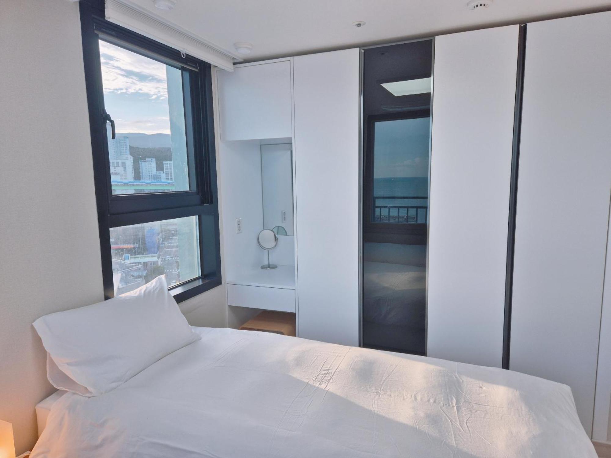 The First Ocean Songjeong Hotel Puszan Kültér fotó